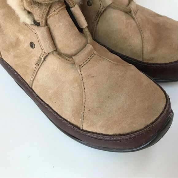 The North Face Abbey III Lace Up Suede Boots (7) - Picture 12 of 16